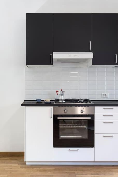 Flamilla Home Next To Vatican Museums Рим Екстериор снимка