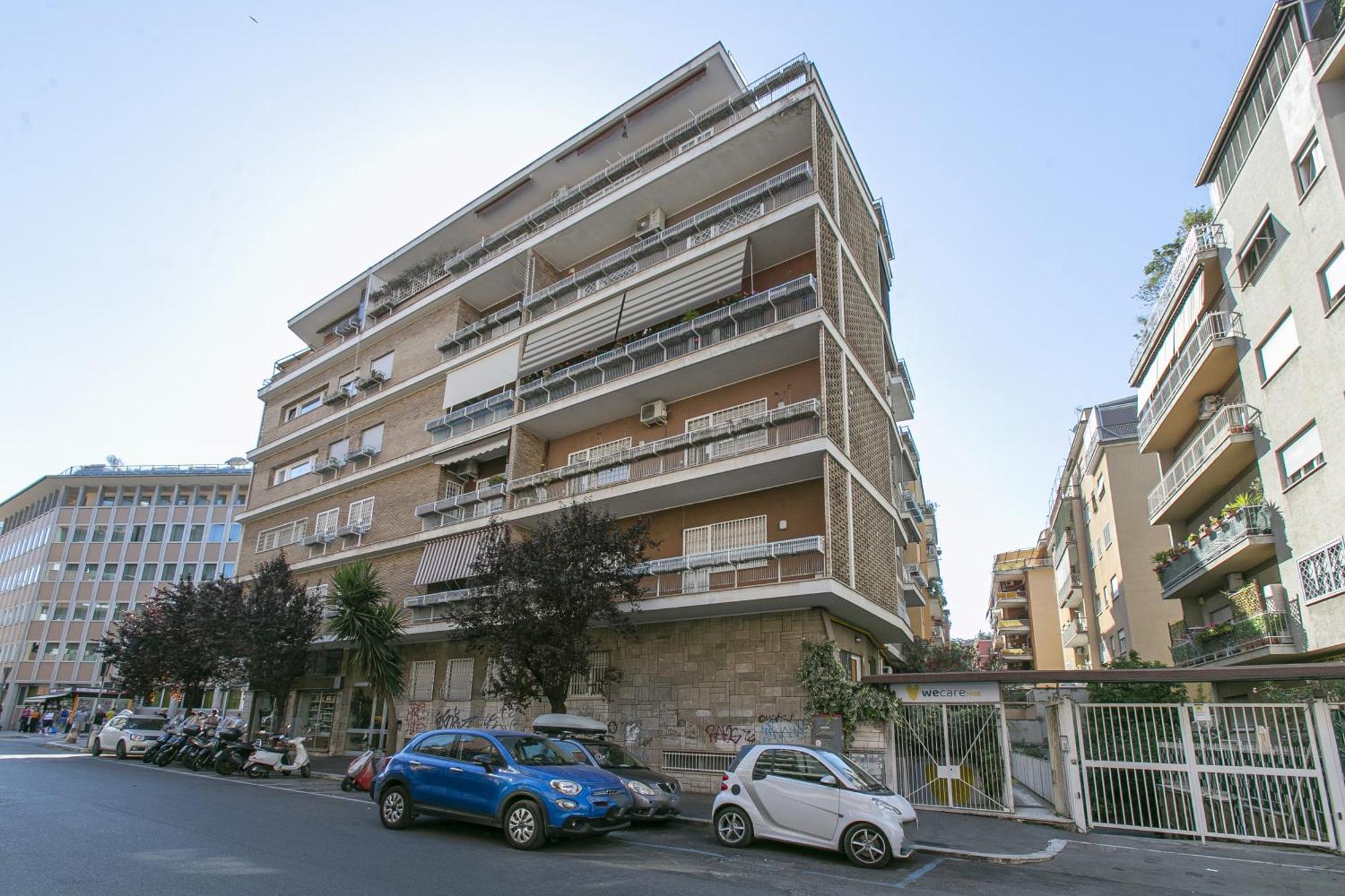 Flamilla Home Next To Vatican Museums Рим Екстериор снимка