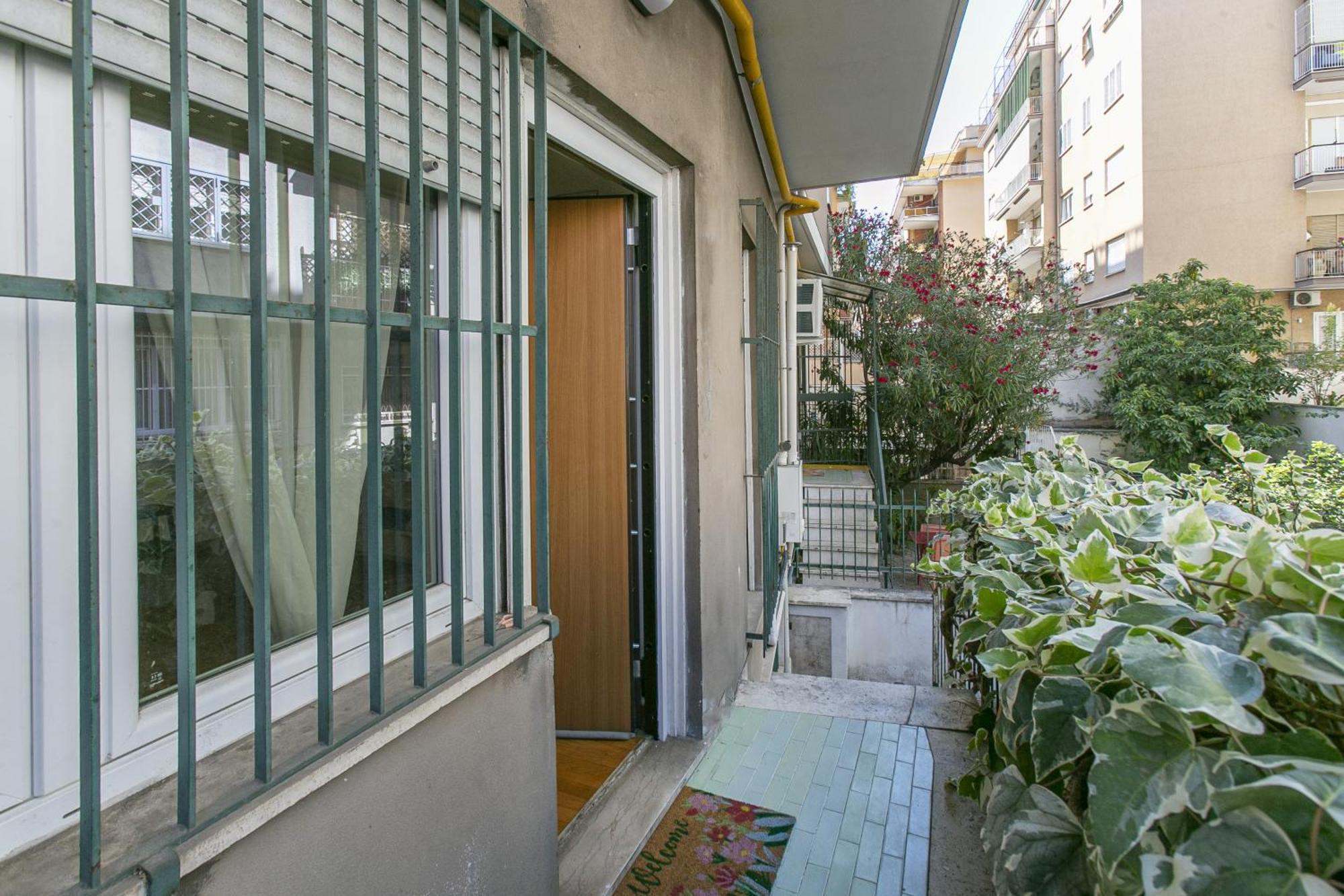 Flamilla Home Next To Vatican Museums Рим Екстериор снимка